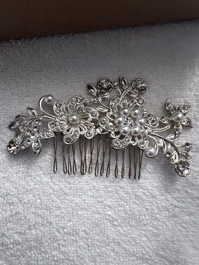 Floral Rhinestone & Pearl Hair Comb – Bridal / Formal